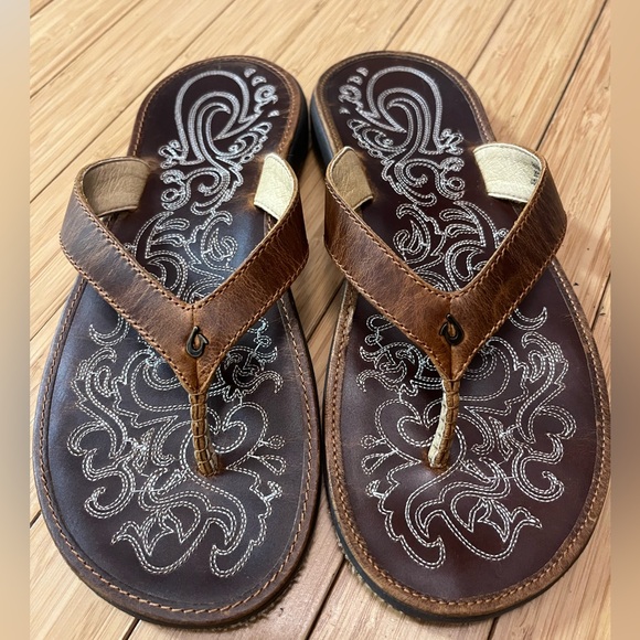 Olukai Paniolo women’s embossed leather sandal - Picture 3 of 7